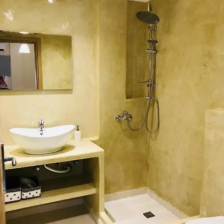 3 Guest house Fira (Santorini)
